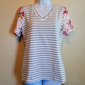 Boutique V-Neck Striped T-Shirt